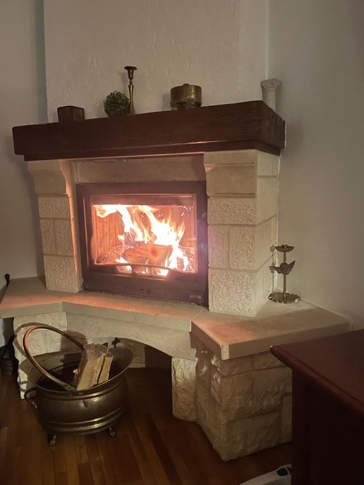 Semineu de vanzare cu tot cu horn.