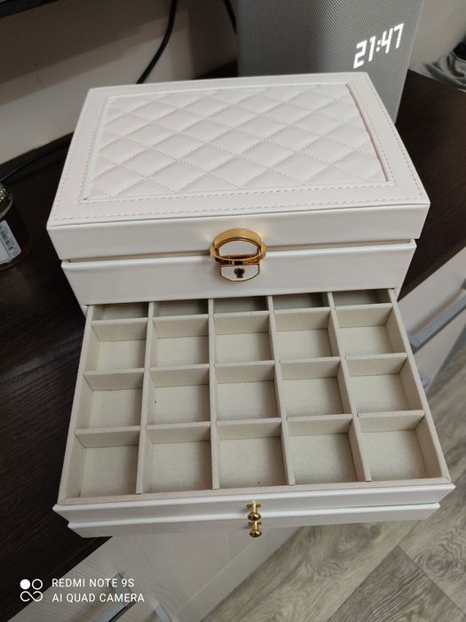 Продам шкатулку для украшений