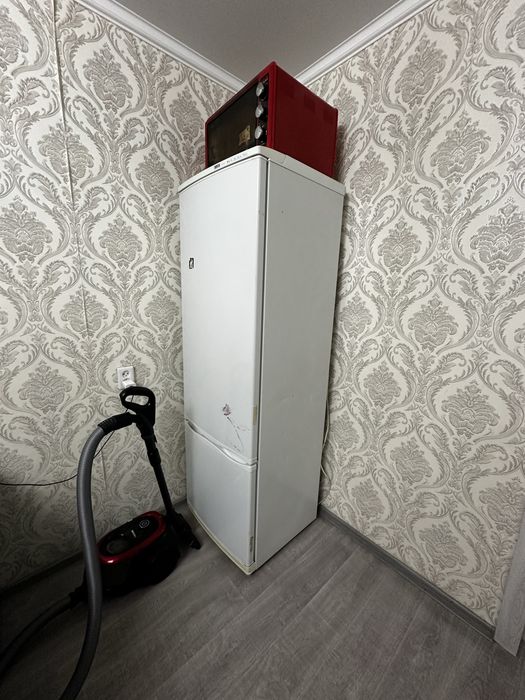 Продам холодильник