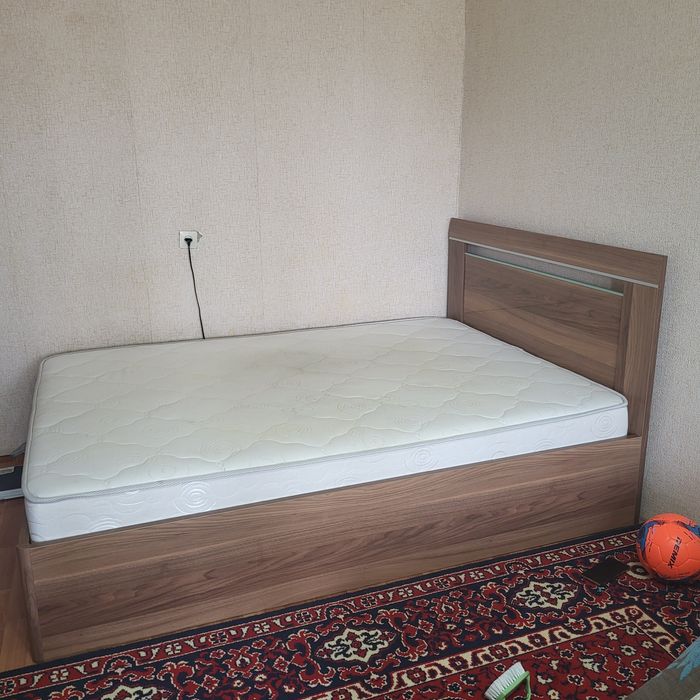 Кровать в отличном состоянии.