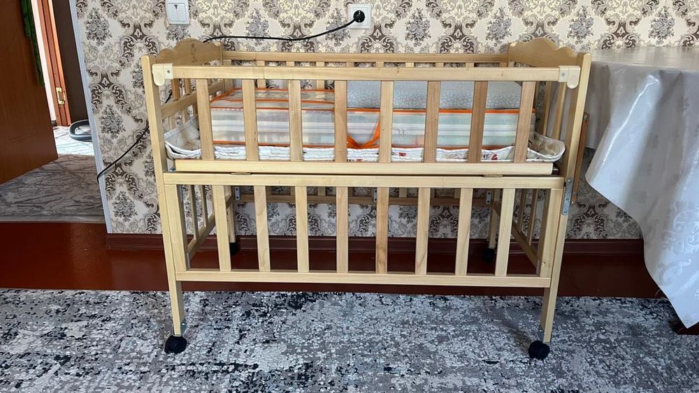 Манеж деревянный