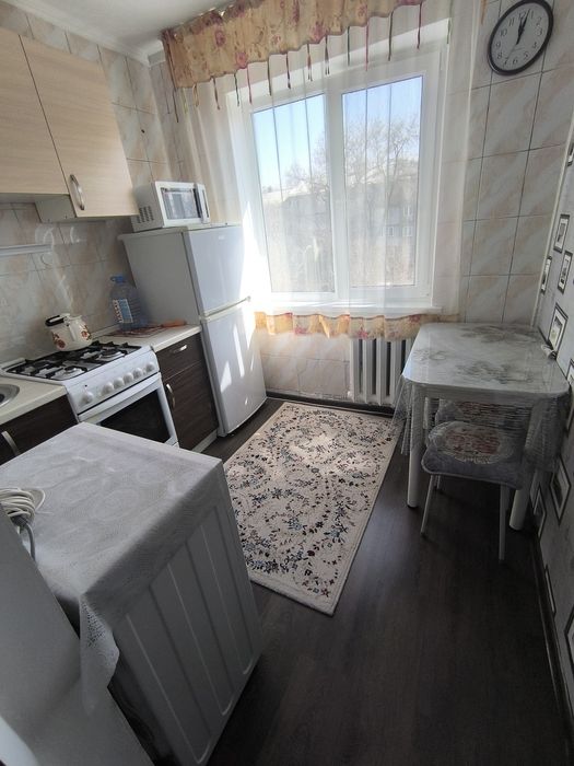 Сдам квартиру посуточно 1 к,8 мкр