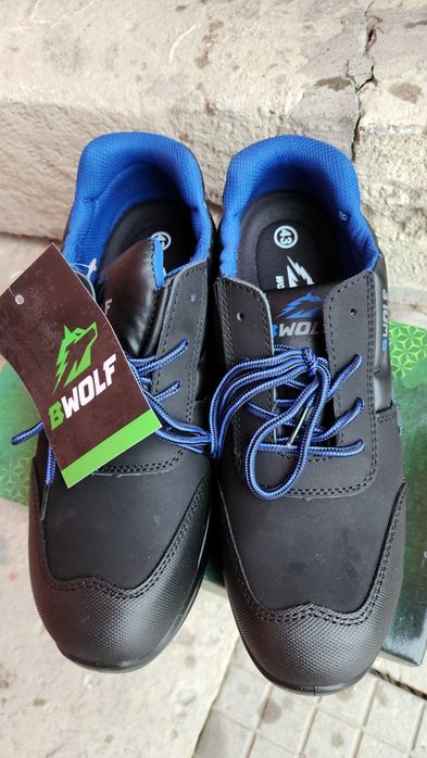 обувки с метално бомбе 43