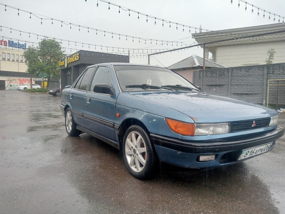 Митсубиси Лансер