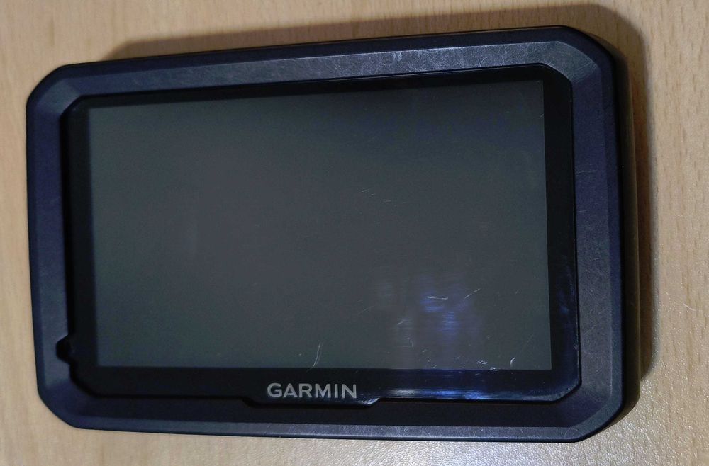 Специализирана навигация Garmin Dezl 580 за камион и автобус.