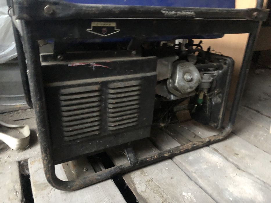 Продаю генератор