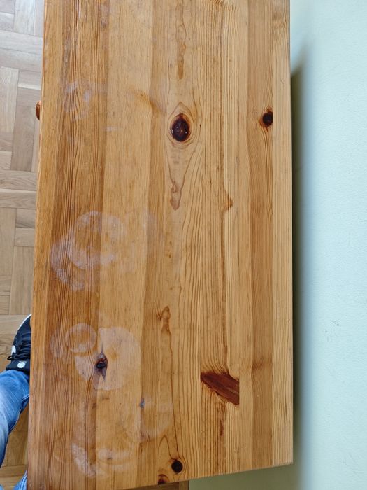 Дървен шкаф от масив