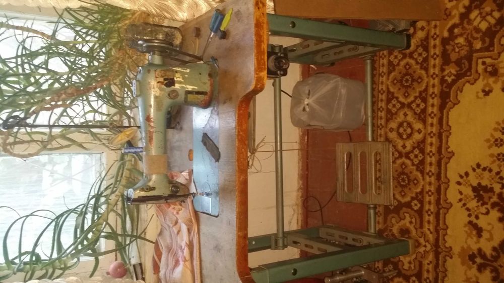 Швейная производственная электрическая машинка