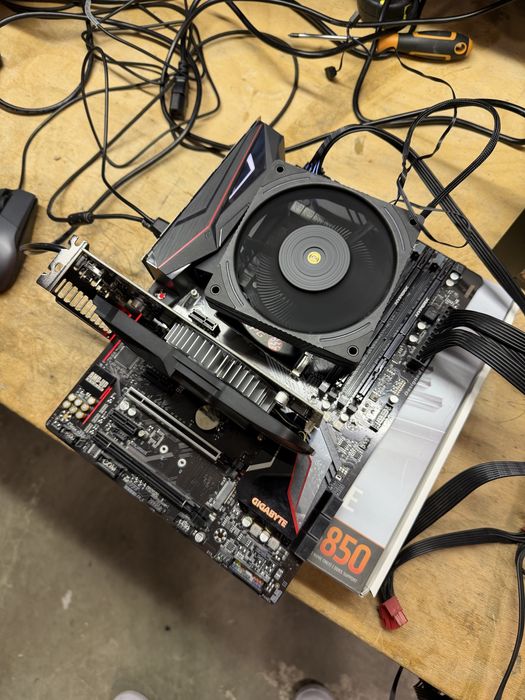 KIT i9 9900K + Z390 Gigabyte