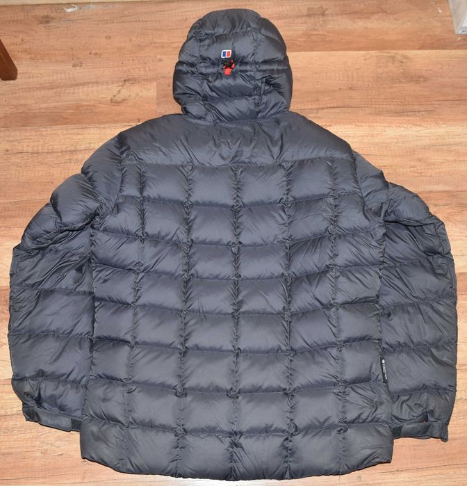 Berghaus Pertex Quantum оригинална мъжка пухенка L размер