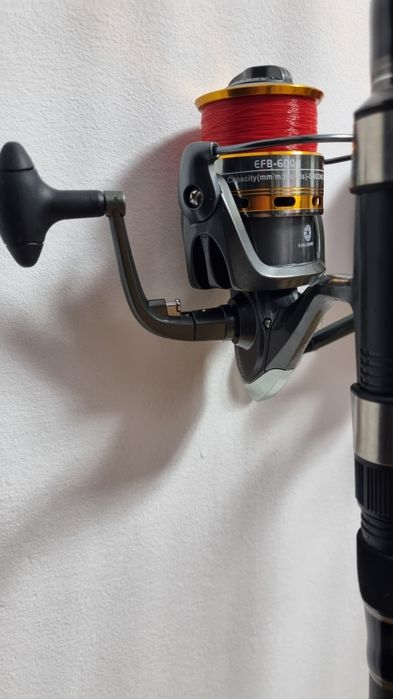 SET 4 Lansete FL PAROSSA 3,90m din 2 Segmente + 4 Mulinete FL EFB6000