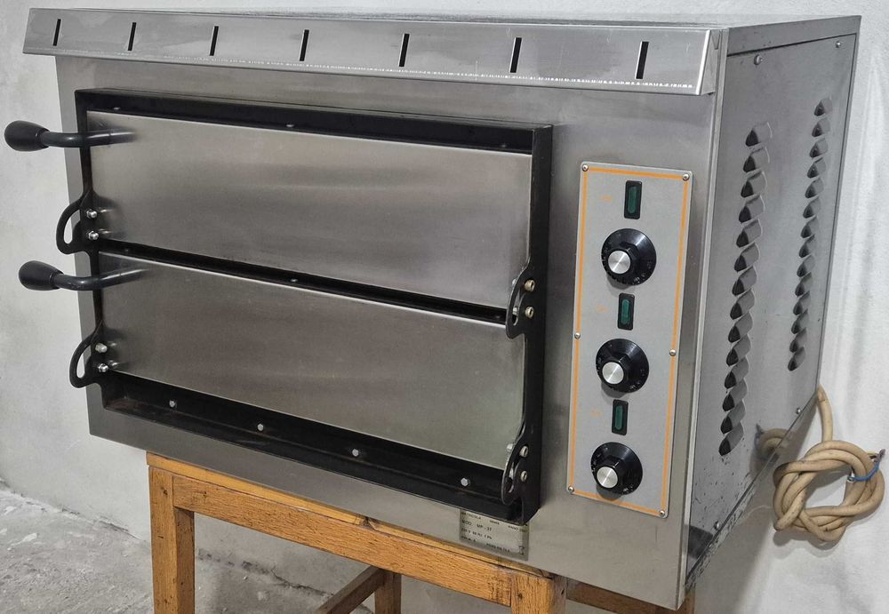 Cuptor pizza in stare perfecta de functionare