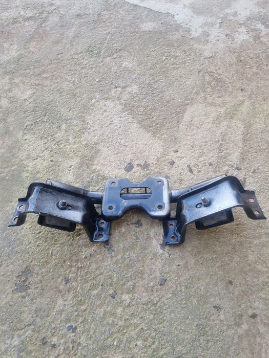 Киа бонго 1.2тон каробка подушка