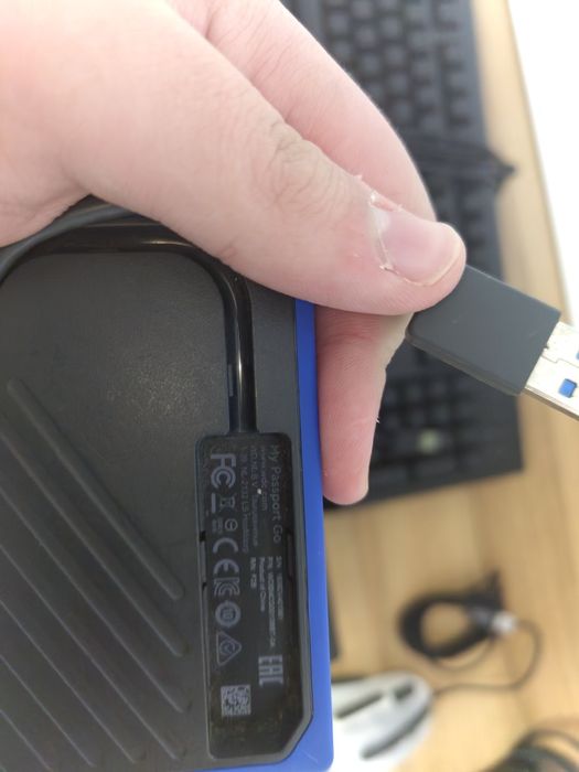 Vând SSD extern de 2 TB