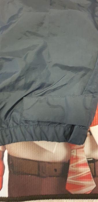 Costum pentru ploaie vant. Decathlon 5 ,6 ani