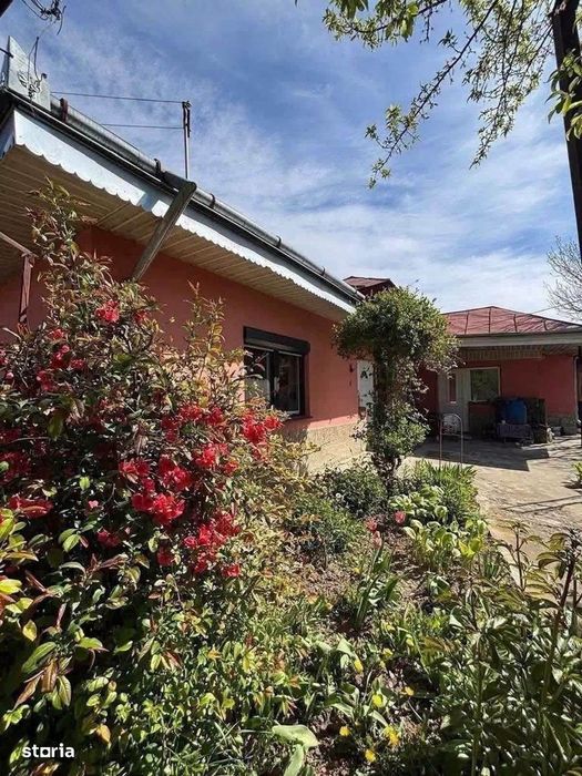 De vanzare casa la 5 minute de Roman, suprafata 100mp, 3 camere 54000e