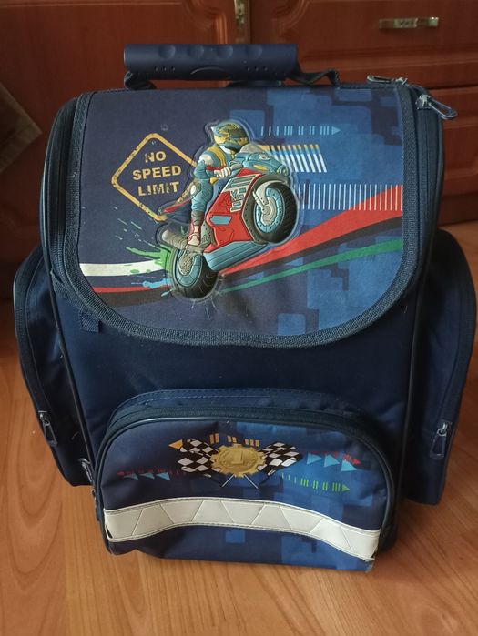 Школьный рюкзак для мальчика
