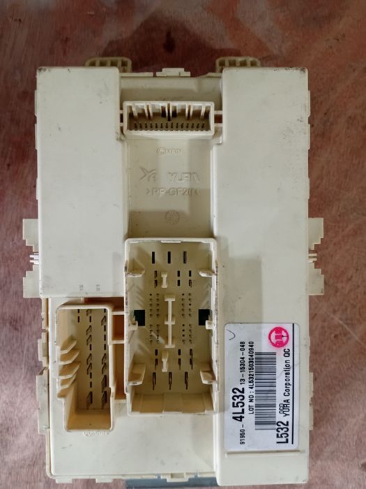 Продам блок предохранителей Хундай Акцент