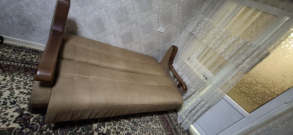 Диван сотилади раскладной