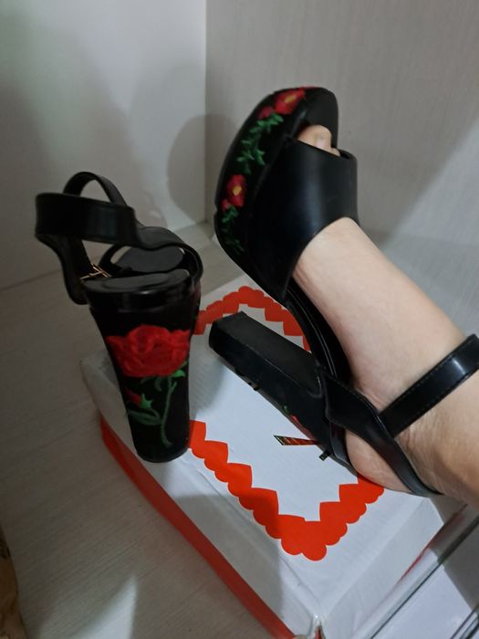 Продам каблуки много