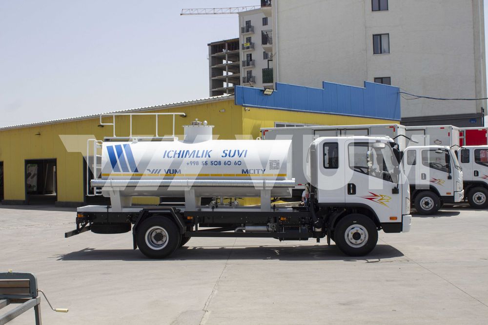 Водовоз питьевой воды FAW Tiger V (6 м³)