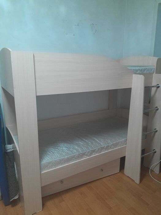 Продам 2-х ярусную кровать