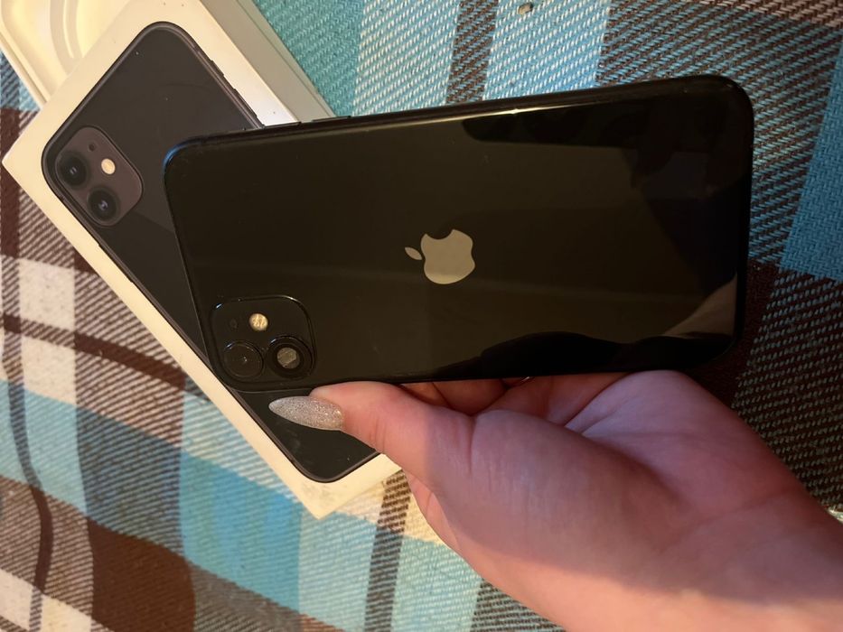 Продам айфон рабатяга)