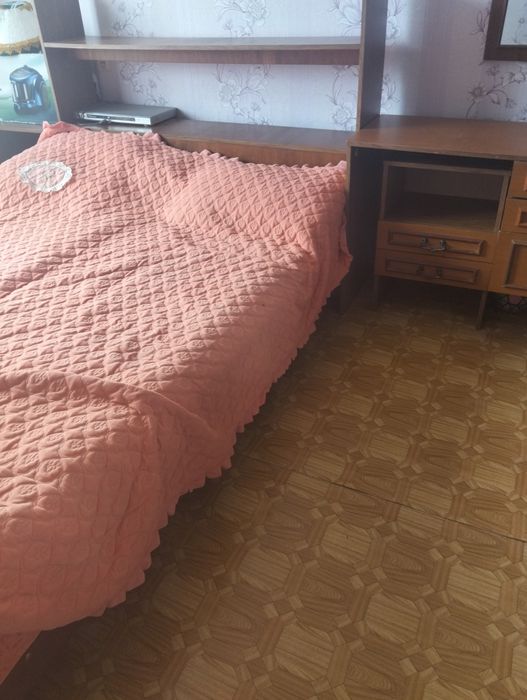 Продам спальный гарнитур в комплекте