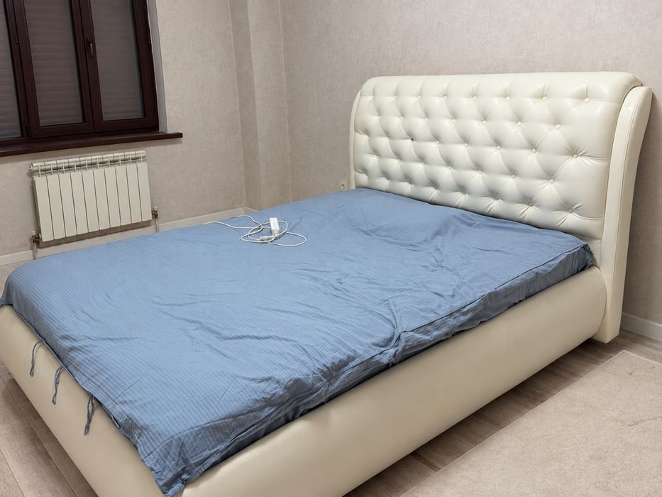 Продается кровать 160х200