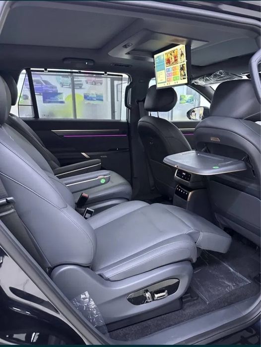 Vip Taxi xizmati. Вип такси на комфортабельном автомобиле