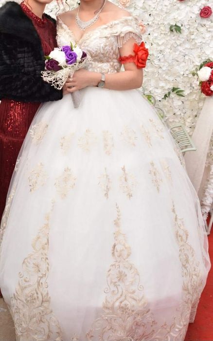 Vand rochie de mireasa