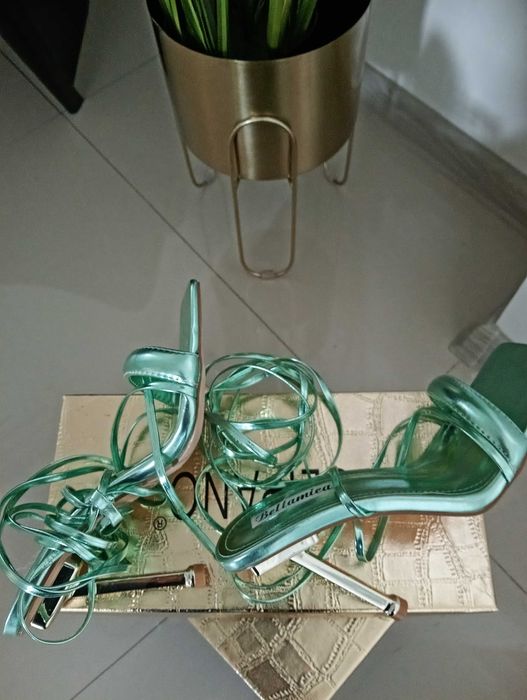 Sandale verzi toc auriu