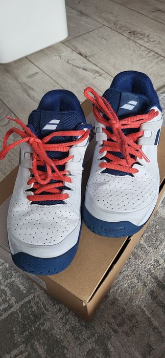 Детские кроссовки