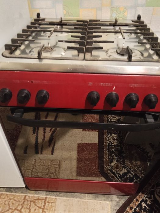 Продам газовую плиту.