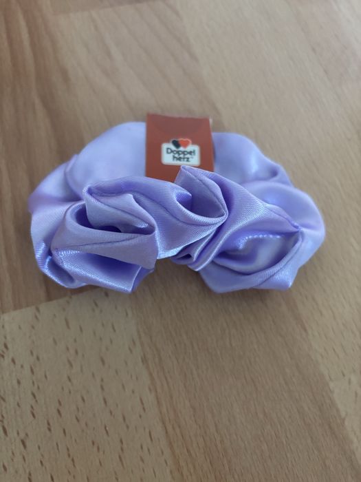 Лилаво ластиче от сатен на Doppelherz