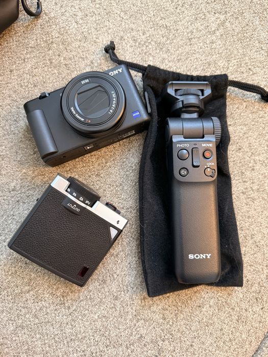 Sony ZV-1 + Shooting Grip + Светкавица | Пълен влогинг комплект