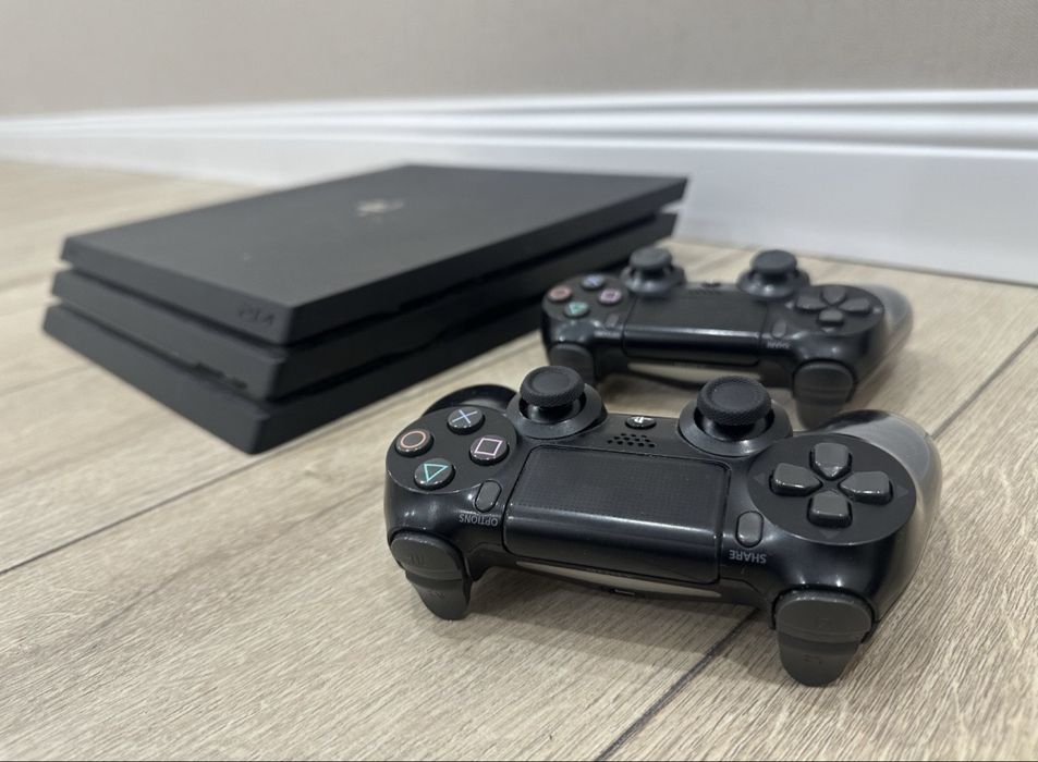 PS4 Pro + 2 джойстика + 5 игр | Недорого