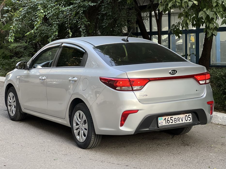 Kia Rio 2020 года