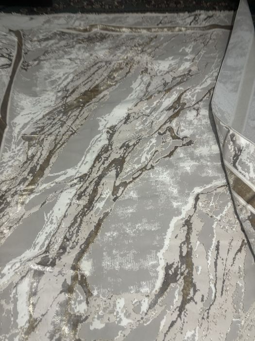 Продам новый ковер 2,5*3,5