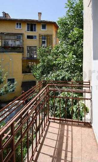 Тристаен апартамент под наем  в Центъра