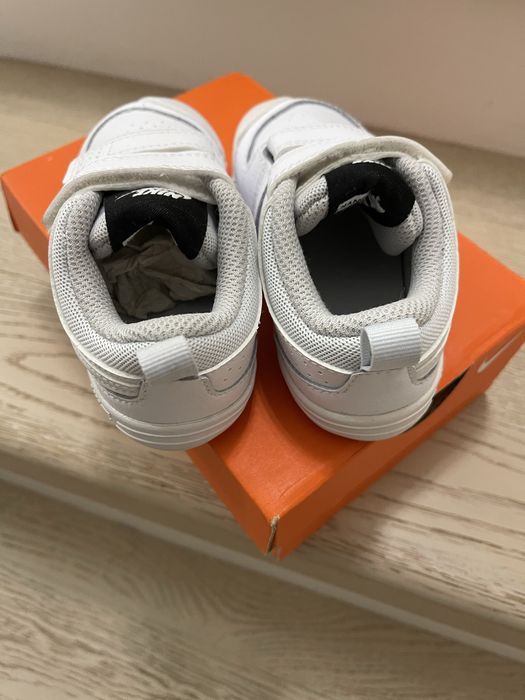 Nike 23,5 unisex, albi, noi