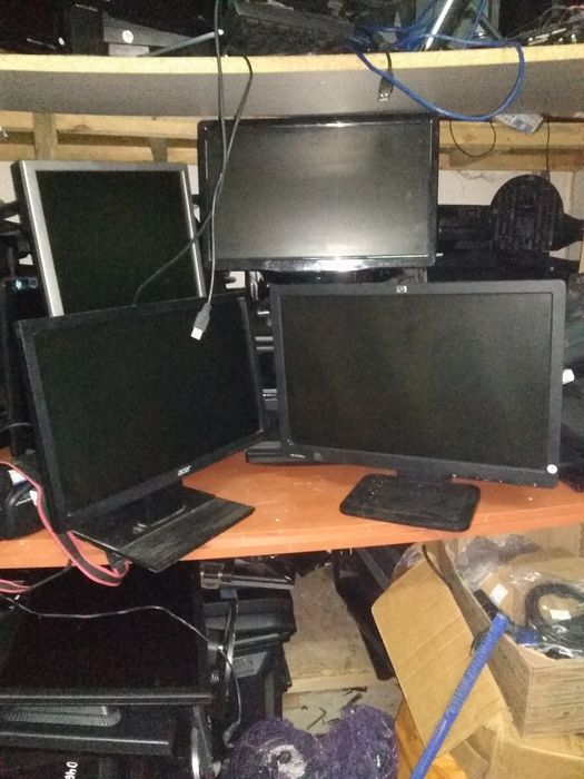 Продам мониторы 19тые диоганальи