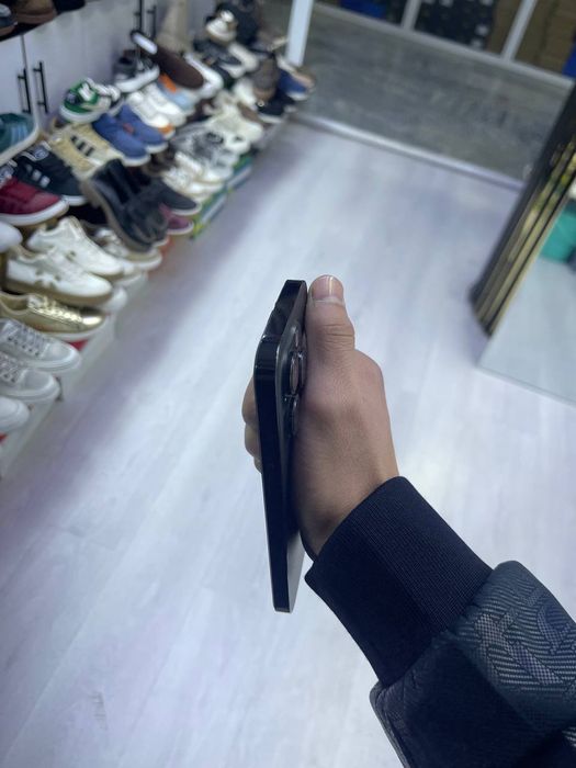 Iphone 14pro kafolati bilan yomkisi 90 imayka o'tgan yili yangi