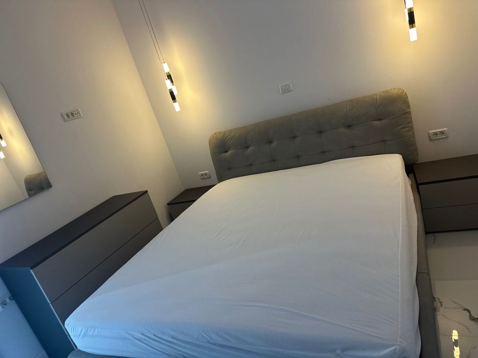 Privat Inchiriez apartament 2 camere  , parcare in curte.