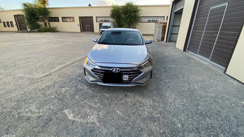 Hyundai Elantra/ 2.0/ 2020