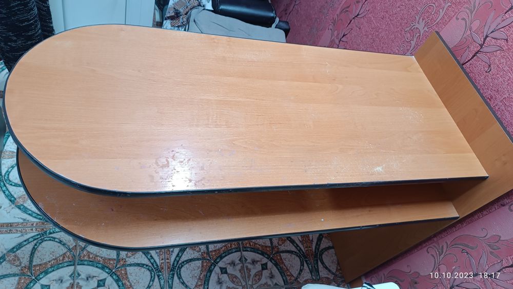 Продам стол в хорошем состоянии