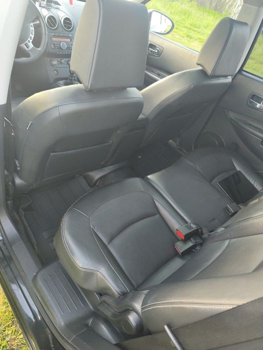 Vând Nissan Qashqai+2