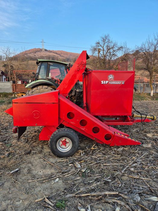 Culegatoare porumb Sip Tornado 40 pe un rand recent recondiționata