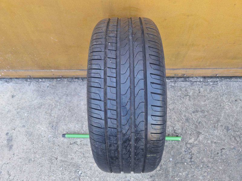 1 Pirelli R18 235/45
лятна гума 
DOT5019