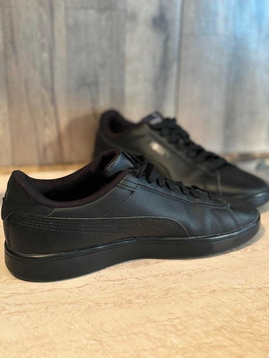 Продавам маратонки Puma Smash V2